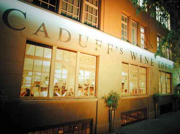 Restaurant zurich caduffswineloft aussenansicht