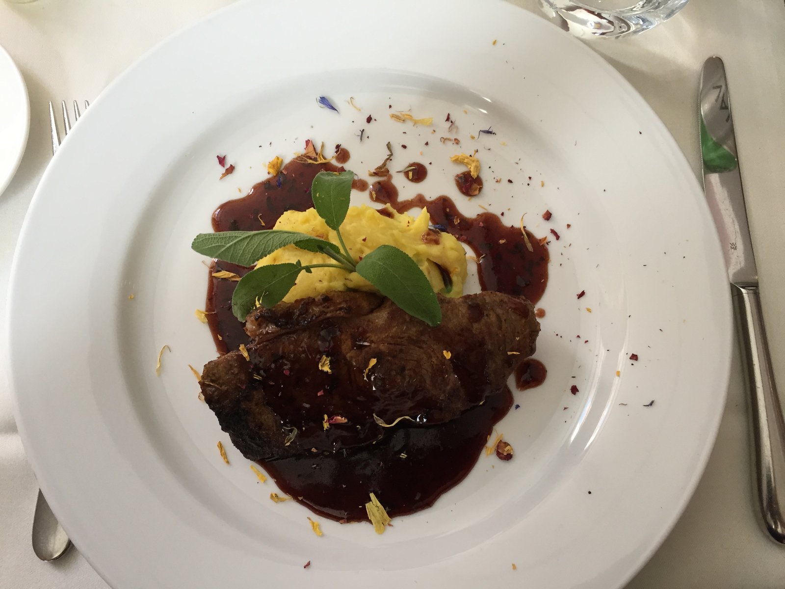 lechef rindsentrecote erbsen safranstock