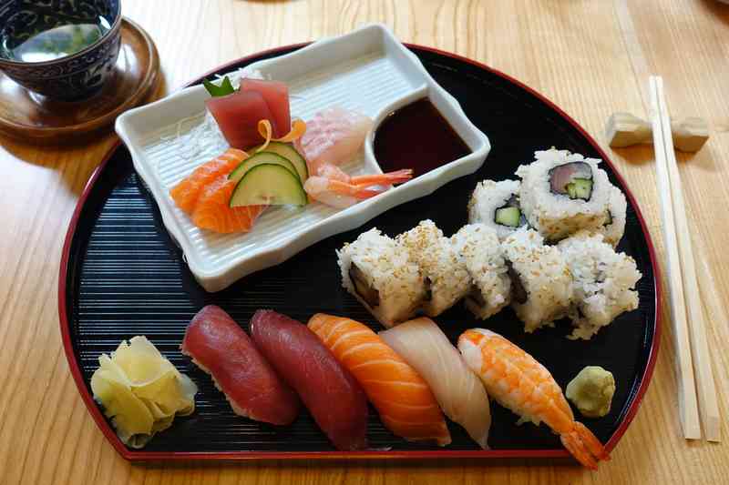 Restaurant zurich sala of tokyo sushi platte oben