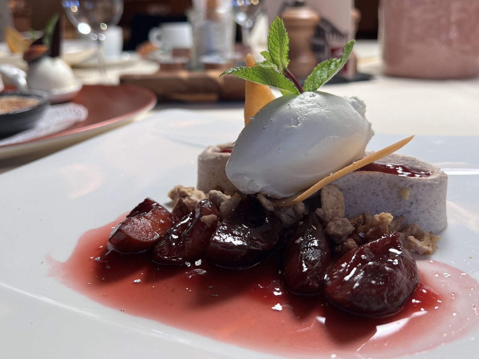 restaurant roessli illnau zimtparfait zwetschgen