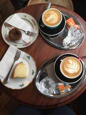  maximilian cafe bar kaffee kuchen