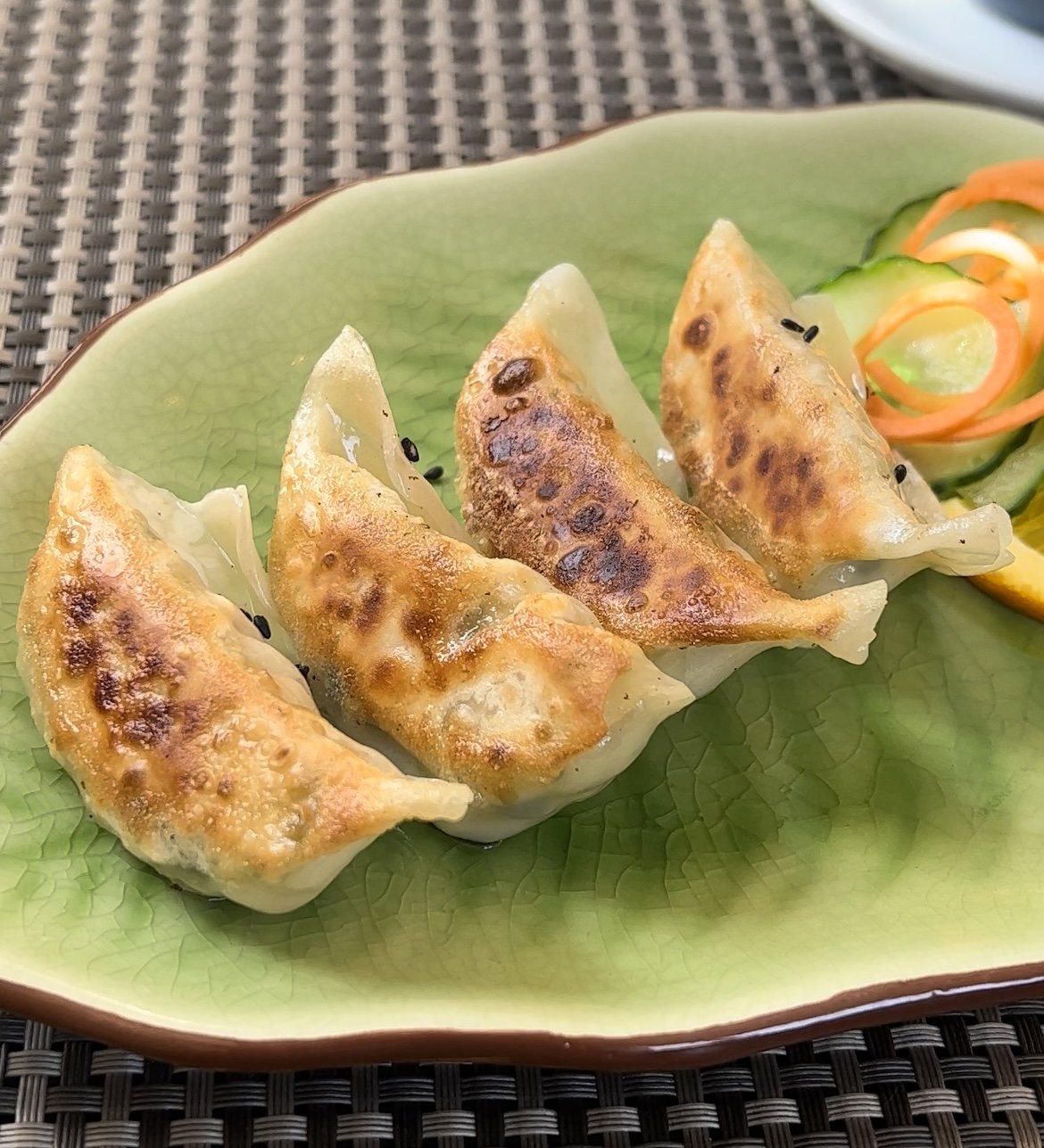 restaurant uster sakura gyoza